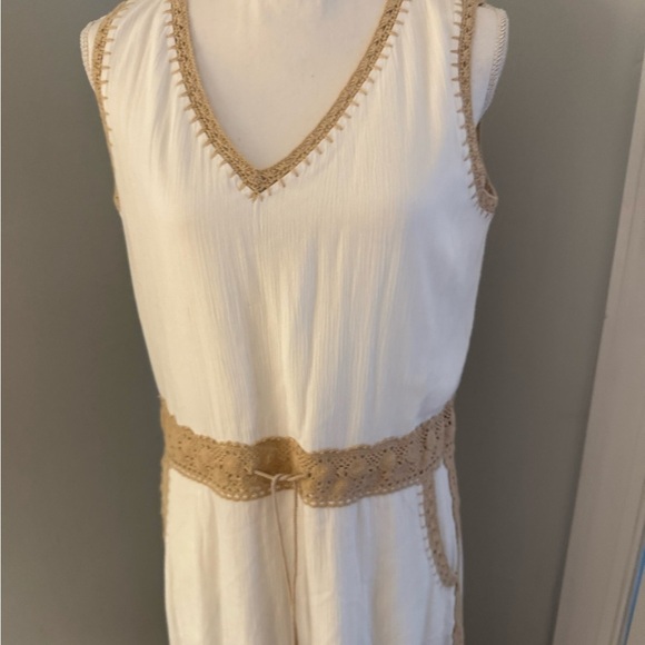 Chico’s maxi dress. White w/crochet trim, lined skirt size 0 equivalent to Small - Picture 2 of 10